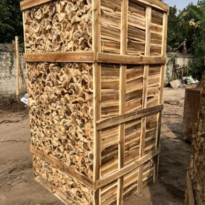 DRIED ACACIA FIREWOOD