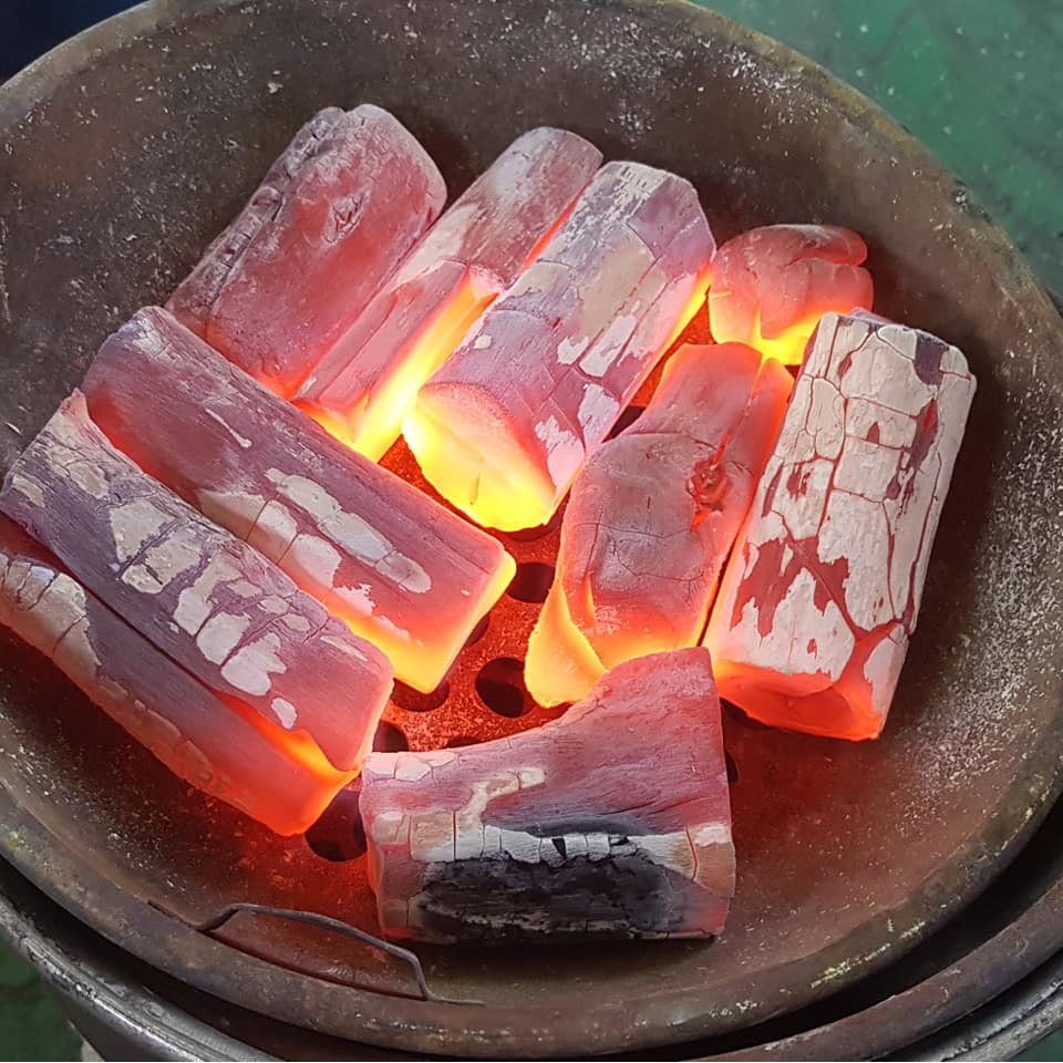 Eucalyptus_Whille_Charcoal (2)